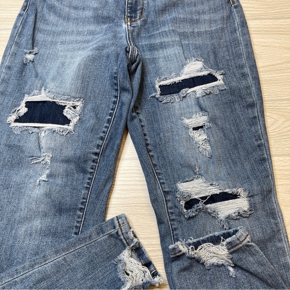 Judy Blue JB82525MD Relaxed Fit Distressed Patch Stretch Jeans Womens Size 11/30 - Picture 4 of 15